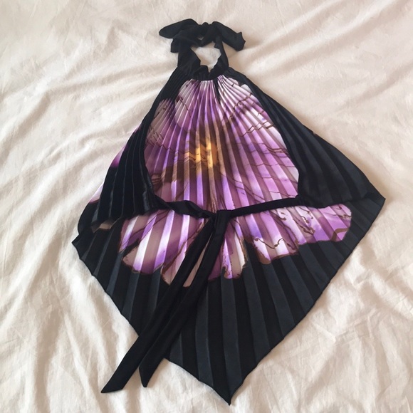 Open back halter top - Picture 2 of 3